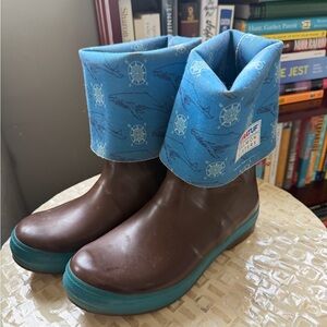 Xtratuf Blue Whale Print Cuff boots